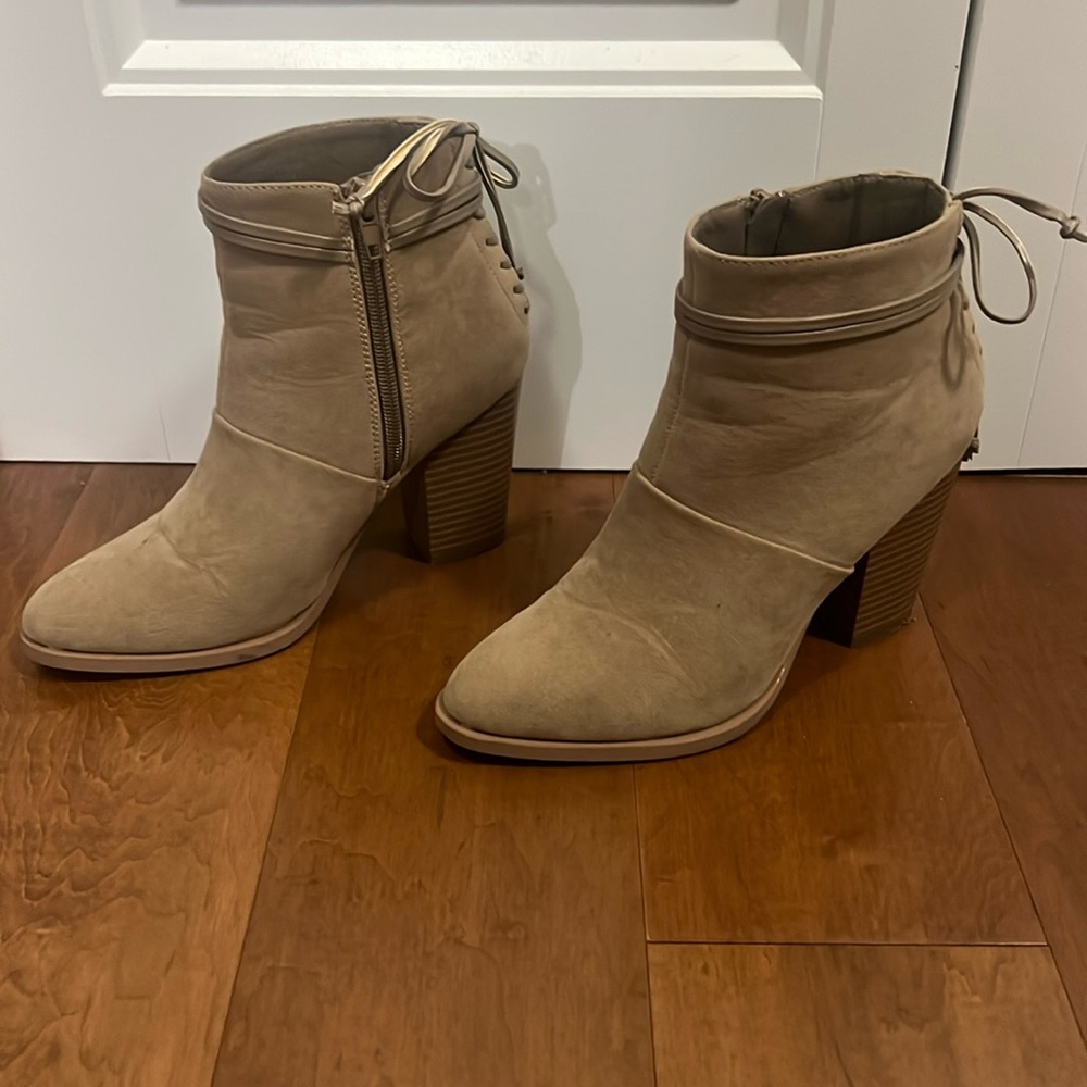 Shoedazzle boots